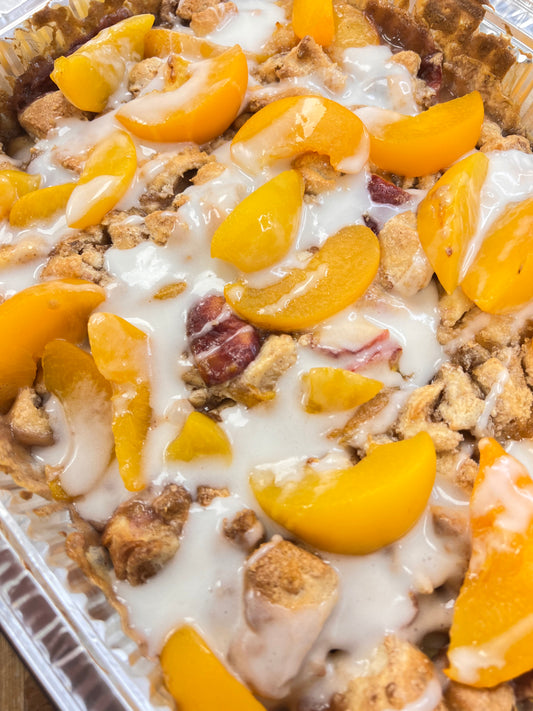 Cinnamon Roll Peach Cobbler